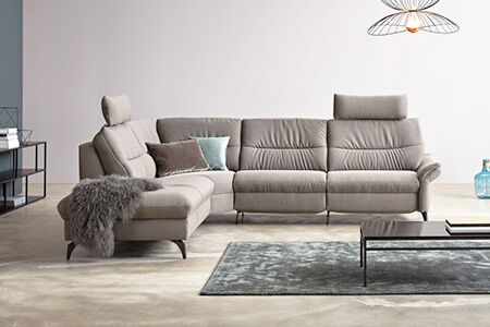 Designsofa mit innovativer Bauweise in zahlreichen Variationen